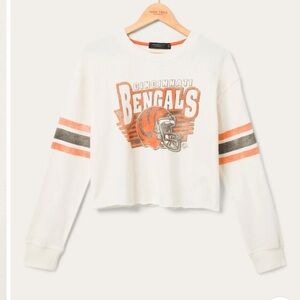 Junk Food Clothing Cincinnati Bengals Kickoff Crop Crewneck in Vintage White XL